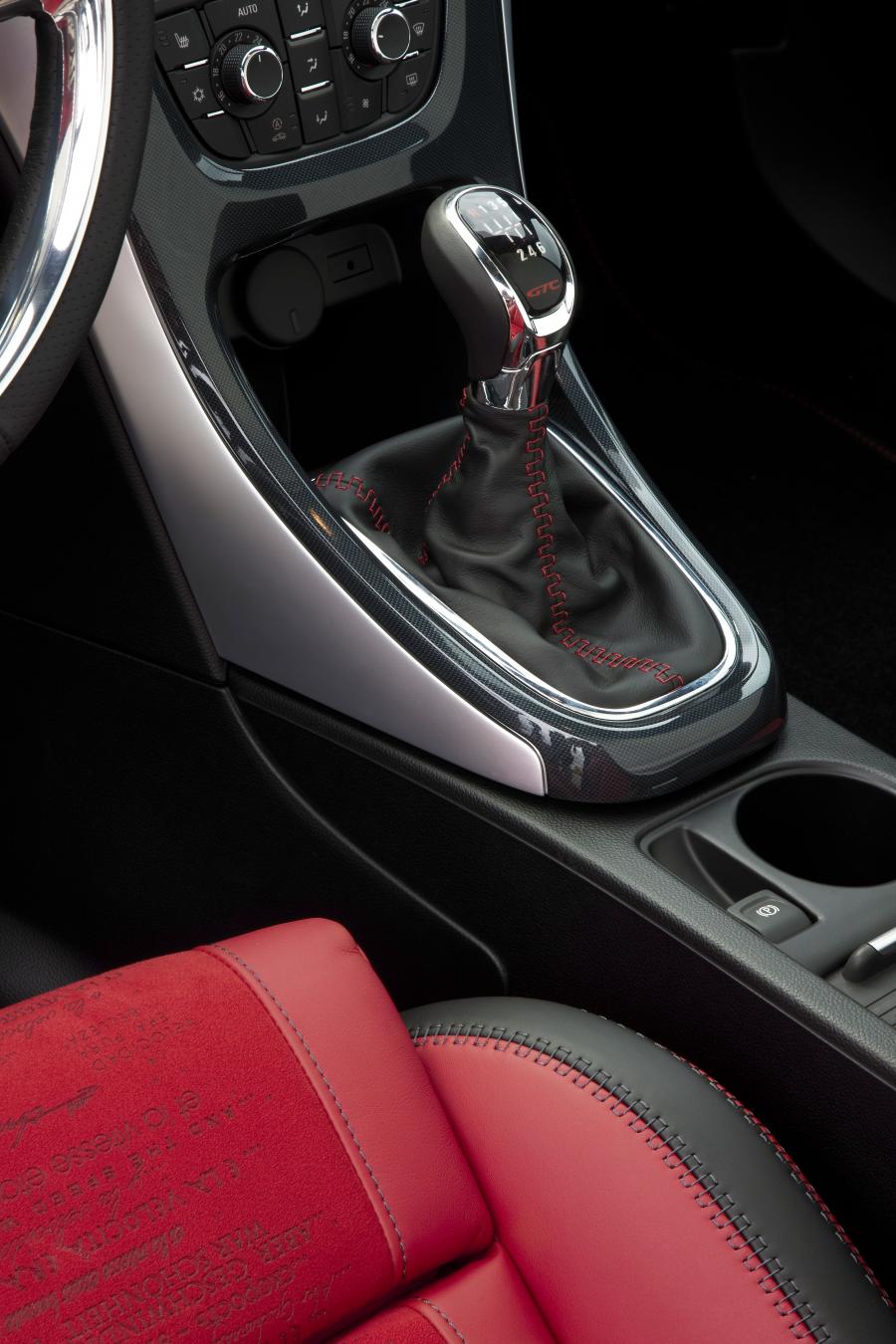  Opel GTC Paris Concept 2010 года  (фото 12 из 51)